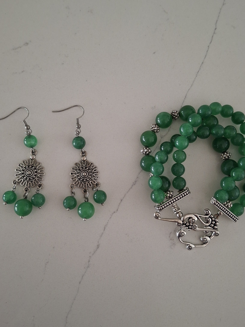 3-Row Emerald Green Stone Bracelet & Sun Chandelier Earrings Set